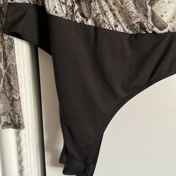 Sexy body suit - Picture 3 of 5